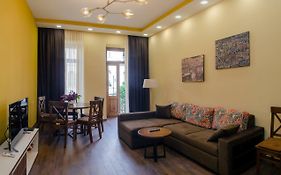 Home@97 On Aghmashenebeli Avenue